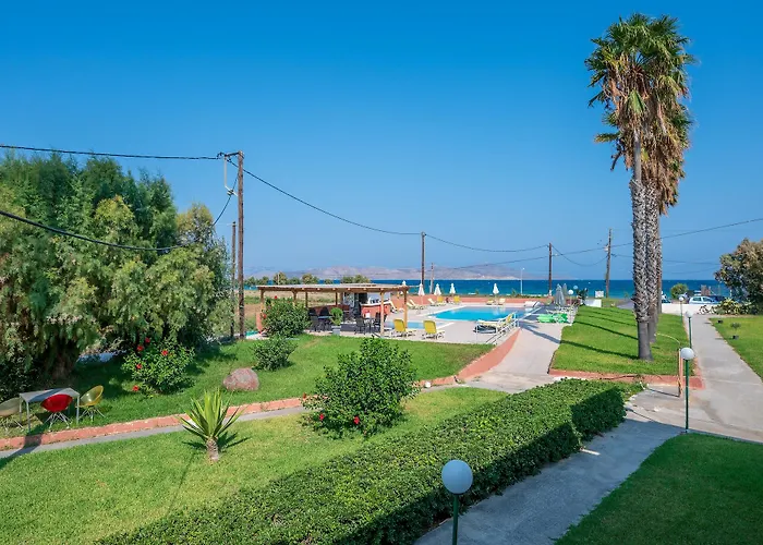 Jonathan Szálloda Tigaki