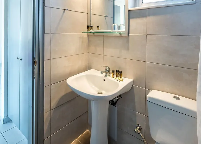 Jonathan Szálloda Tigaki