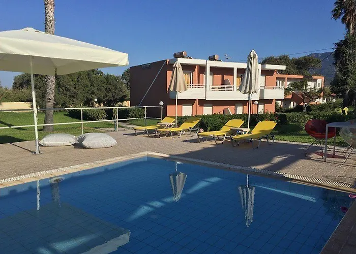 Jonathan Szálloda Tigaki